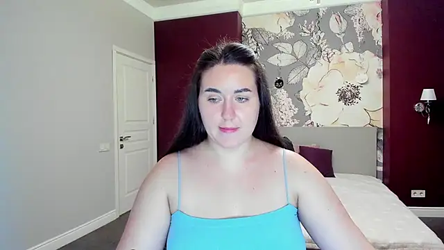 Roxie Bradley online show from October 28, 2025, 6:39 am