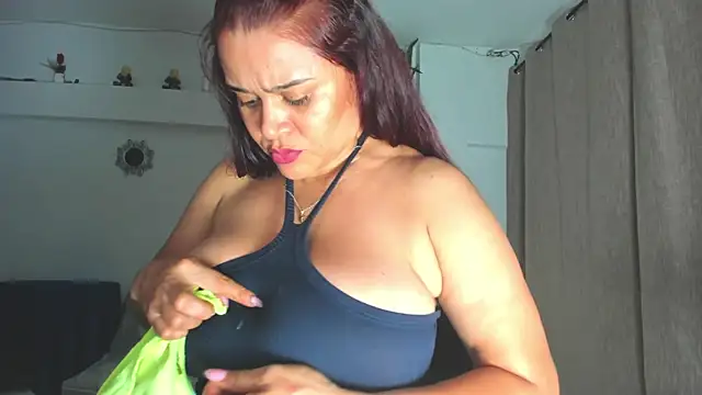 Sinthia Collins online show from June 26, 2026, 12:37 am