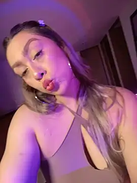 Snapshot of Im_sophiie chatting on November 11, 2025, 6:02 am Im sophiie online show from November 11, 2025, 6:02 am