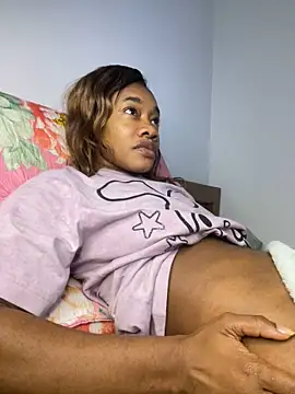  yisela  online show from October 12, 2025, 1:37 am