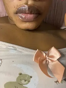  yisela  online show from February 3, 2026, 3:15 am