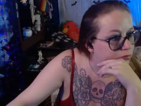 Snapshot of edgexchaos chatting on November 6, 2025, 12:50 pm edgexchaos online show from November 6, 2025, 12:50 pm