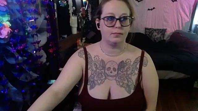 Snapshot of edgexchaos chatting on December 5, 2025, 6:26 pm edgexchaos online show from December 5, 2025, 6:26 pm