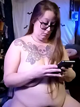 Snapshot of edgexchaos chatting on December 15, 2025, 1:10 am edgexchaos online show from December 15, 2025, 1:10 am