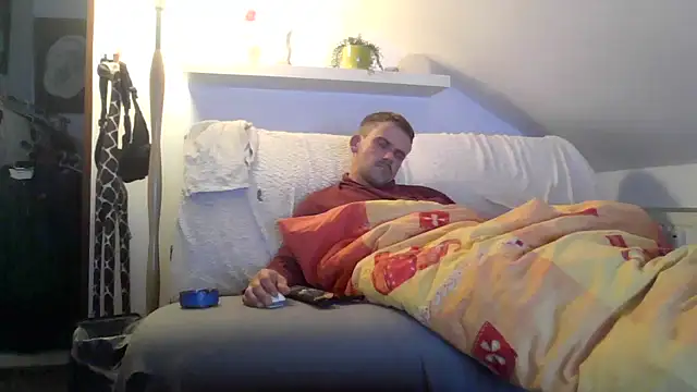 Snapshot of Cambitchboy chatting on November 8, 2025, 5:18 am Cambitchboy online show from November 8, 2025, 5:18 am