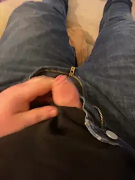 Snapshot of Joeangus87 chatting on December 15, 2024, 2:08 am Joeangus87 online show from December 15, 2024, 2:08 am