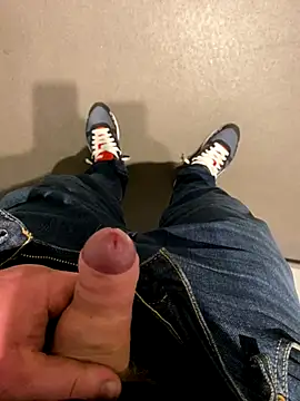 Snapshot of Joeangus87 chatting on September 19, 2025, 9:48 pm Joeangus87 online show from September 19, 2025, 9:48 pm