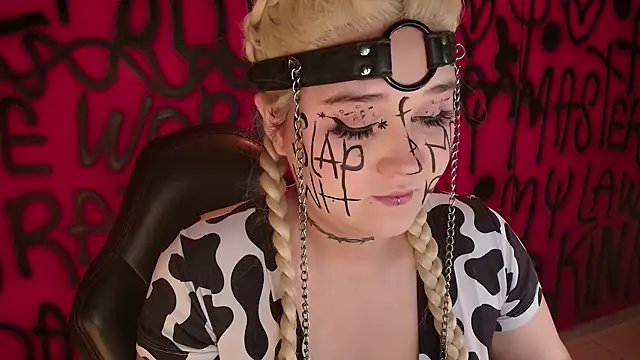 Laura takint online show from December 8, 2024, 7:11 pm