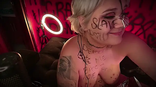 Laura takint online show from February 10, 2025, 10:09 pm