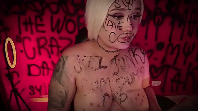 Laura takint online show from February 12, 2025, 7:02 pm