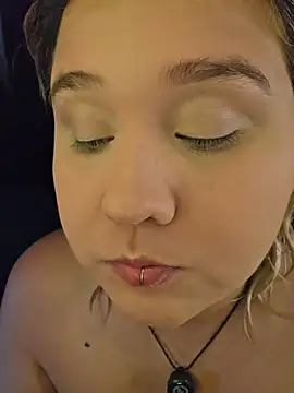 Laura takint online show from December 17, 2025, 7:09 pm