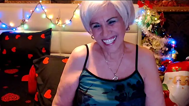 Snapshot of HappyWomanOn chatting on December 17, 2024, 8:21 pm HappyWomanOn online show from December 17, 2024, 8:21 pm