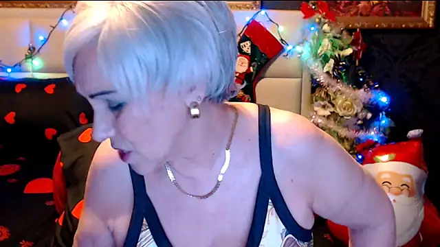 Snapshot of HappyWomanOn chatting on December 19, 2024, 11:07 am HappyWomanOn online show from December 19, 2024, 11:07 am