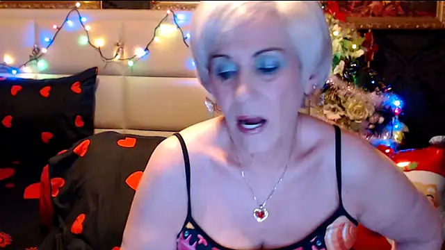 Snapshot of HappyWomanOn chatting on December 21, 2024, 7:38 pm HappyWomanOn online show from December 21, 2024, 7:38 pm
