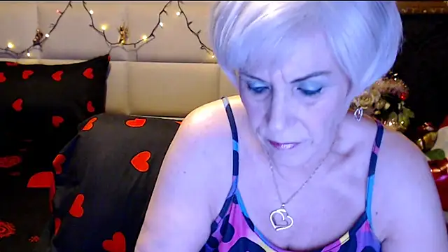 Snapshot of HappyWomanOn chatting on December 22, 2024, 7:21 pm HappyWomanOn online show from December 22, 2024, 7:21 pm
