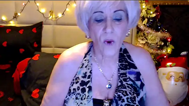 Snapshot of HappyWomanOn chatting on December 23, 2024, 7:09 pm HappyWomanOn online show from December 23, 2024, 7:09 pm
