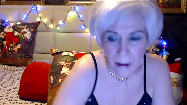 Snapshot of HappyWomanOn chatting on December 25, 2024, 11:11 am HappyWomanOn online show from December 25, 2024, 11:11 am