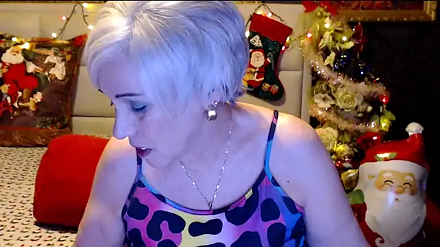 Snapshot of HappyWomanOn chatting on December 26, 2024, 11:32 am HappyWomanOn online show from December 26, 2024, 11:32 am