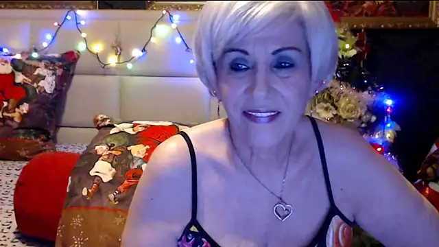 Snapshot of HappyWomanOn chatting on December 29, 2024, 7:43 pm HappyWomanOn online show from December 29, 2024, 7:43 pm