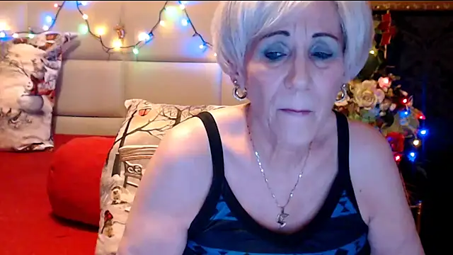 Snapshot of HappyWomanOn chatting on January 3, 2025, 7:39 pm HappyWomanOn online show from January 3, 2025, 7:39 pm