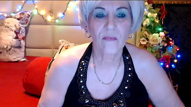 Snapshot of HappyWomanOn chatting on January 6, 2025, 11:07 am HappyWomanOn online show from January 6, 2025, 11:07 am