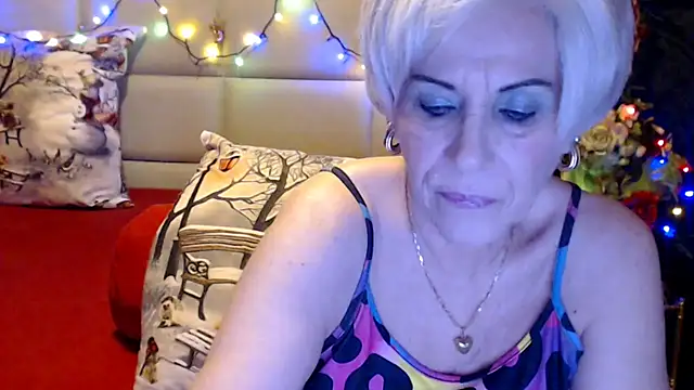 Snapshot of HappyWomanOn chatting on January 6, 2025, 7:13 pm HappyWomanOn online show from January 6, 2025, 7:13 pm