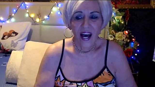 Snapshot of HappyWomanOn chatting on January 15, 2025, 7:23 pm HappyWomanOn online show from January 15, 2025, 7:23 pm