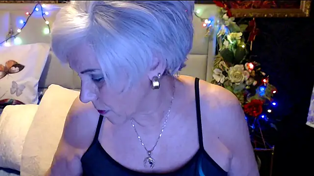 Snapshot of HappyWomanOn chatting on January 19, 2025, 7:37 pm HappyWomanOn online show from January 19, 2025, 7:37 pm