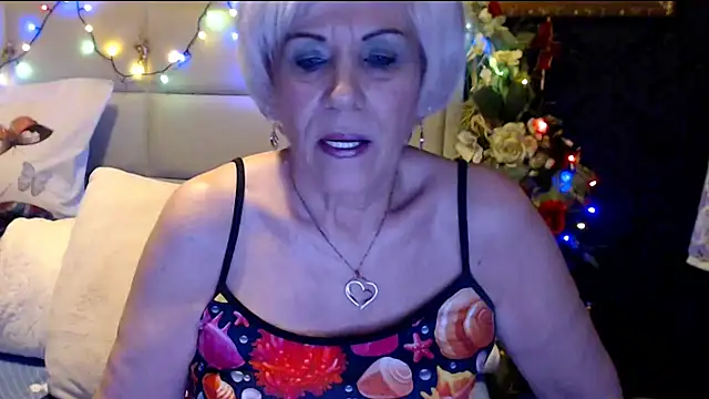 Snapshot of HappyWomanOn chatting on January 20, 2025, 7:14 pm HappyWomanOn online show from January 20, 2025, 7:14 pm