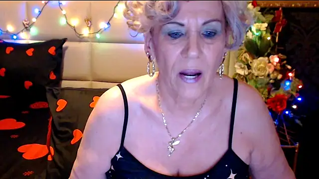 Snapshot of HappyWomanOn chatting on January 25, 2025, 7:18 pm HappyWomanOn online show from January 25, 2025, 7:18 pm
