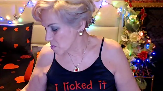 Snapshot of HappyWomanOn chatting on January 28, 2025, 7:21 pm HappyWomanOn online show from January 28, 2025, 7:21 pm