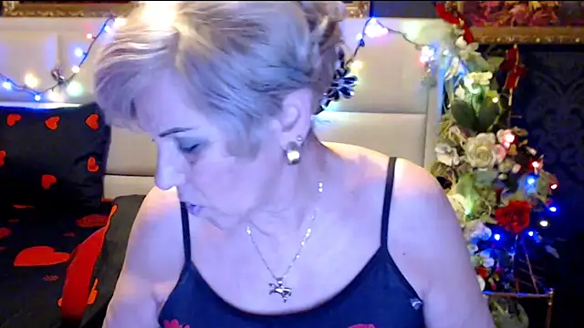 Snapshot of HappyWomanOn chatting on January 29, 2025, 10:27 am HappyWomanOn online show from January 29, 2025, 10:27 am
