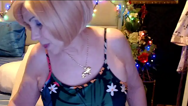 Snapshot of HappyWomanOn chatting on March 5, 2025, 7:27 pm HappyWomanOn online show from March 5, 2025, 7:27 pm