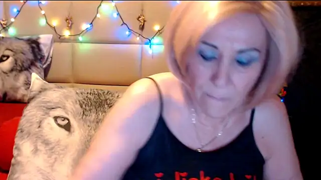 Snapshot of HappyWomanOn chatting on March 15, 2025, 10:13 am HappyWomanOn online show from March 15, 2025, 10:13 am