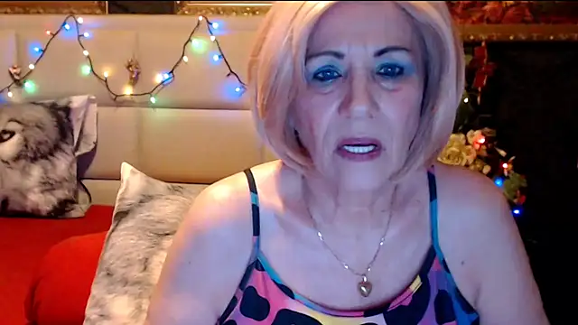 Snapshot of HappyWomanOn chatting on March 16, 2025, 7:38 pm HappyWomanOn online show from March 16, 2025, 7:38 pm