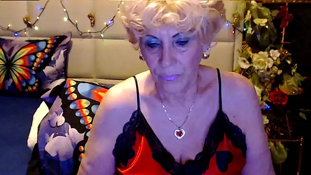 HappyWomanOn online show from October 29, 2025, 7:04 pm