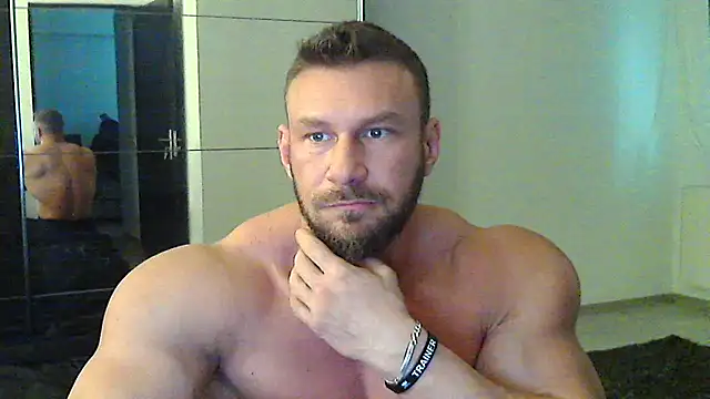 muscularkevin online show from February 18, 2025, 2:06 pm