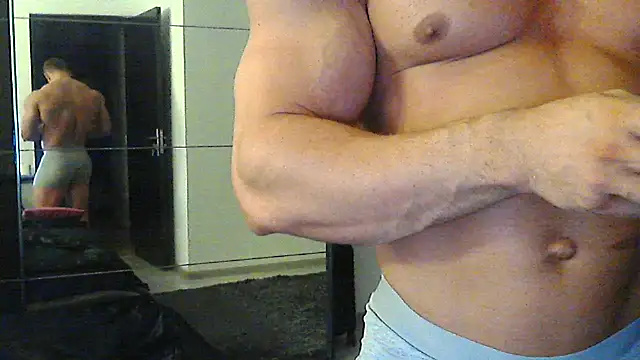 muscularkevin online show from September 16, 2025, 3:40 am