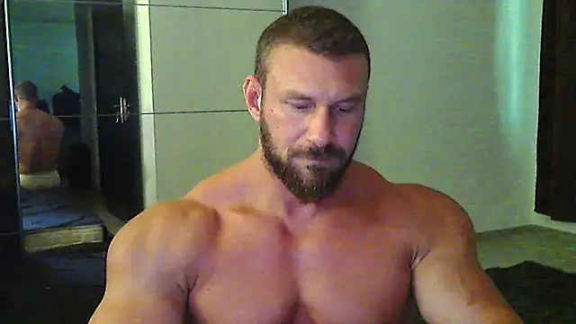 muscularkevin online show from July 16, 2026, 3:07 pm