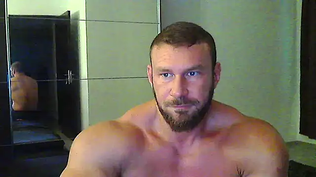muscularkevin online show from July 21, 2026, 3:20 am