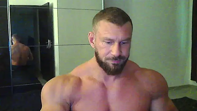 muscularkevin online show from July 22, 2026, 3:31 am