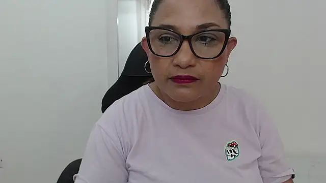 Katha Marck online show from October 22, 2025, 12:27 pm