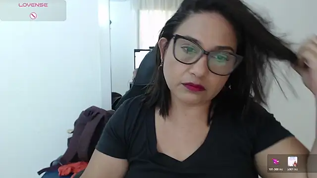 Snapshot of Katha_Marck chatting on February 17, 2026, 1:29 pm Katha Marck online show from February 17, 2026, 1:29 pm