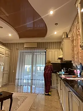 Amazoniiaa online show from February 2, 2025, 6:37 am