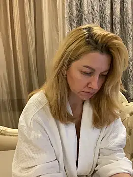 Amazoniiaa online show from February 6, 2025, 7:40 pm