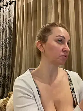 Amazoniiaa online show from February 12, 2025, 4:22 pm