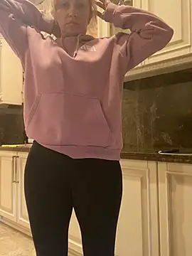 Amazoniiaa online show from February 21, 2025, 2:27 pm