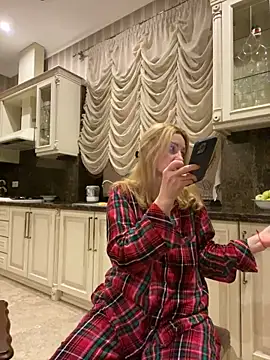 Amazoniiaa online show from March 2, 2025, 8:50 pm