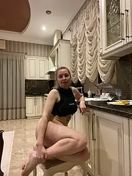 Amazoniiaa online show from March 5, 2025, 6:34 pm