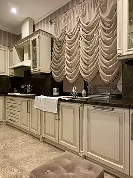 Amazoniiaa online show from March 6, 2025, 8:37 pm